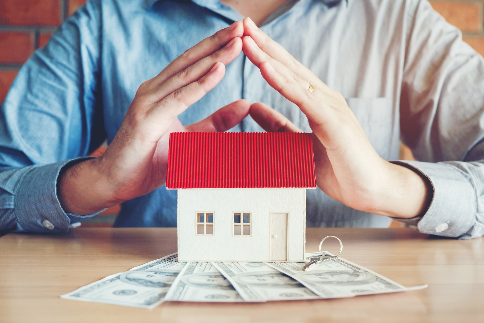 10 ways you can save money on homeowners insurance